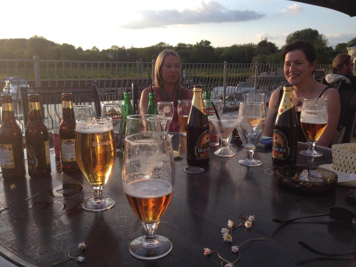 Carrick on Shannon Leitrim Marina Hotel מראה חיצוני תמונה