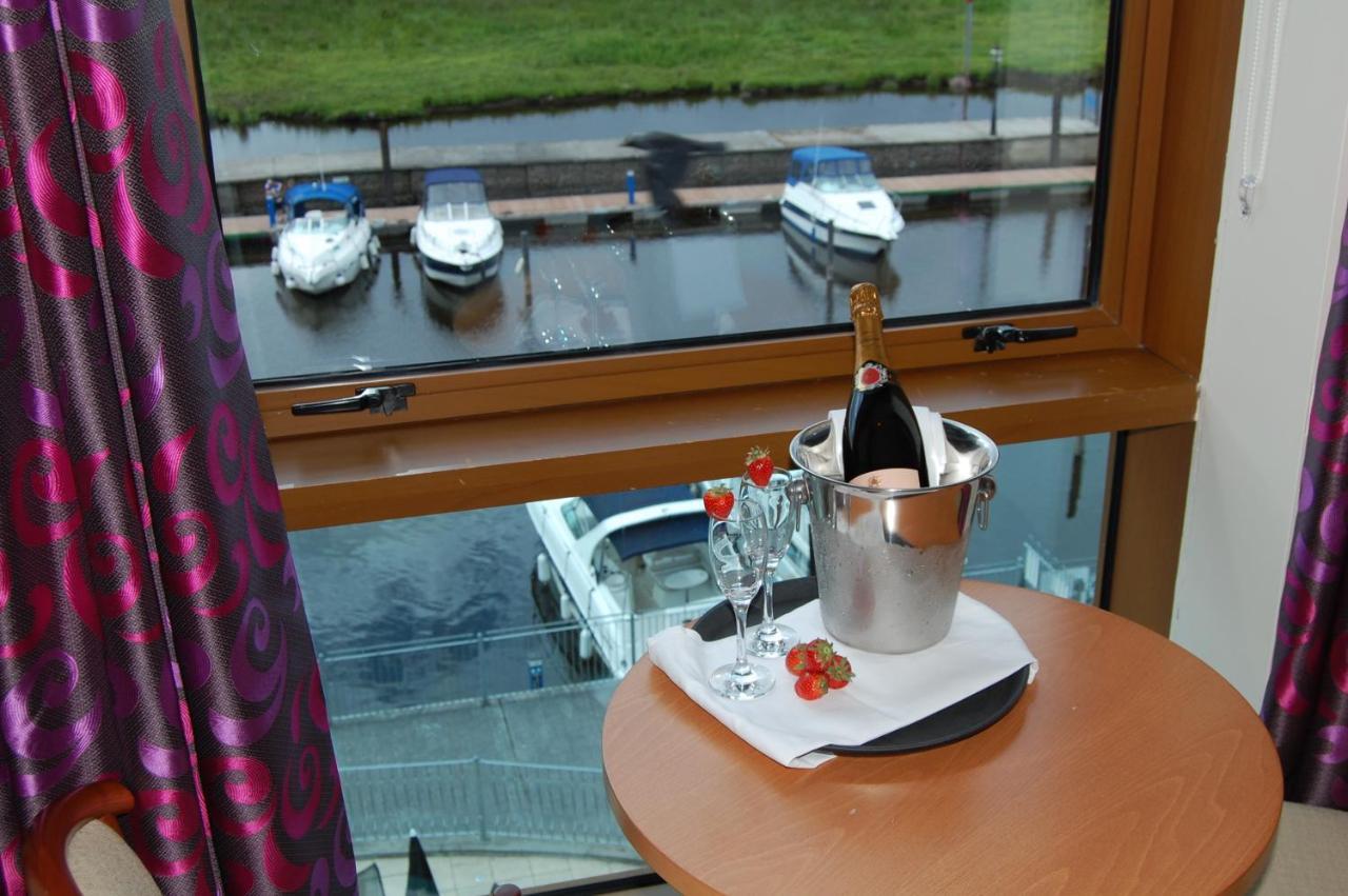 Carrick on Shannon Leitrim Marina Hotel מראה חיצוני תמונה