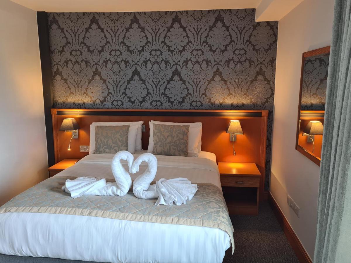Carrick on Shannon Leitrim Marina Hotel מראה חיצוני תמונה