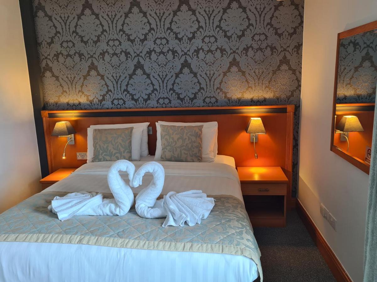 Carrick on Shannon Leitrim Marina Hotel מראה חיצוני תמונה