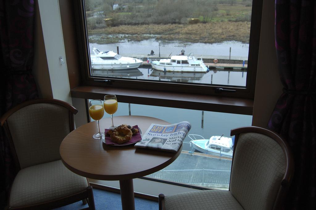 Carrick on Shannon Leitrim Marina Hotel מראה חיצוני תמונה