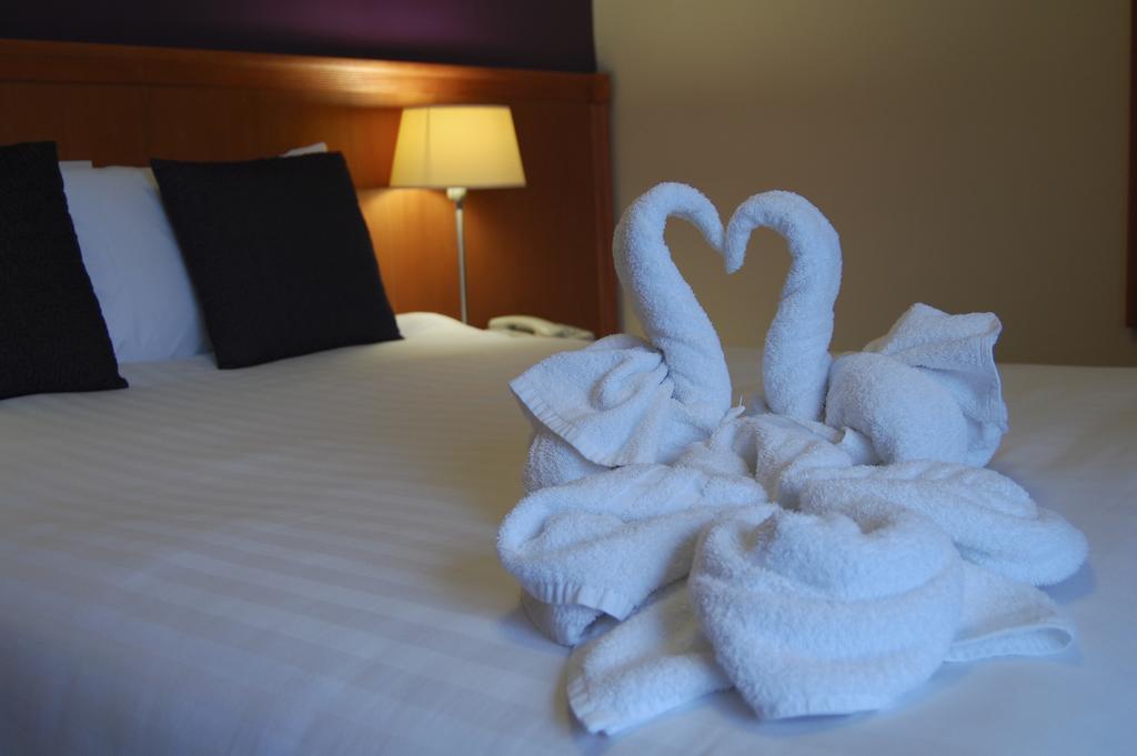 Carrick on Shannon Leitrim Marina Hotel מראה חיצוני תמונה