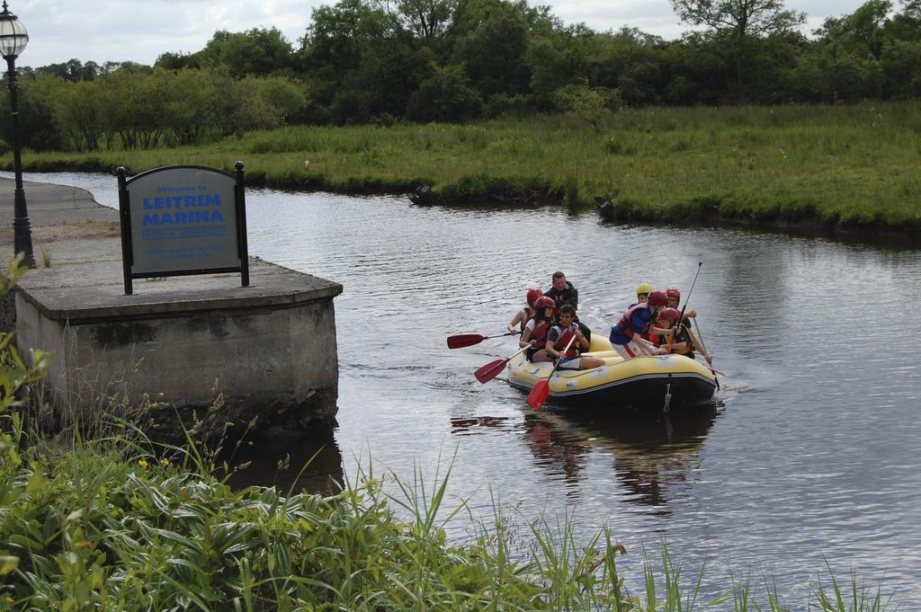 Carrick on Shannon Leitrim Marina Hotel מראה חיצוני תמונה