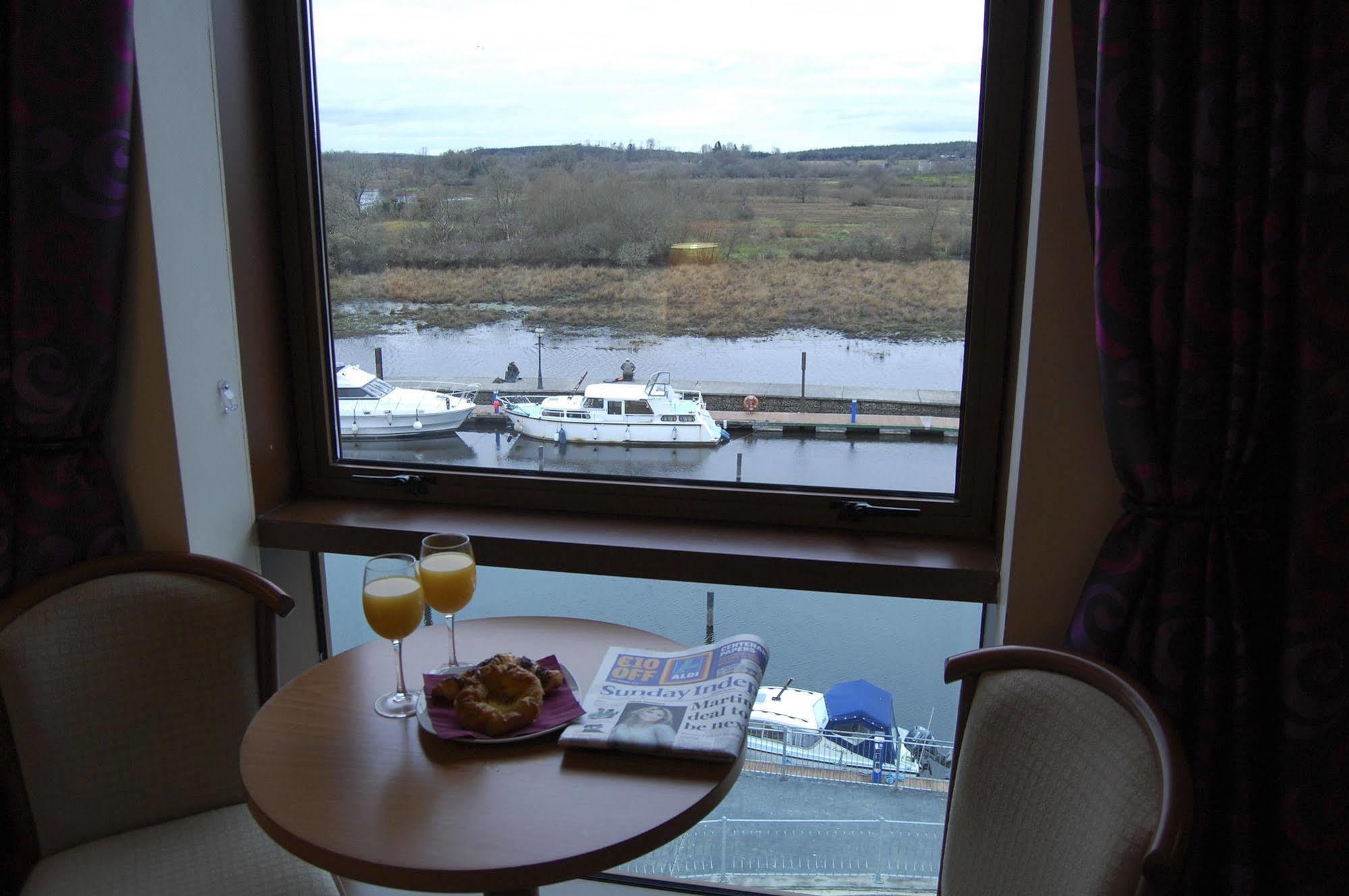 Carrick on Shannon Leitrim Marina Hotel מראה חיצוני תמונה