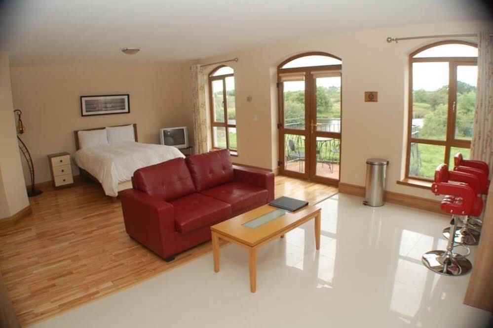 Carrick on Shannon Leitrim Marina Hotel מראה חיצוני תמונה