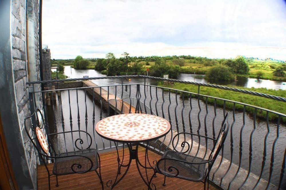 Carrick on Shannon Leitrim Marina Hotel מראה חיצוני תמונה